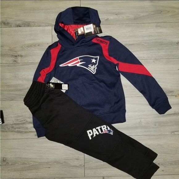 Your little one showing great pride "Go Patriots" so dress them up Small… - Picture 3 of 5